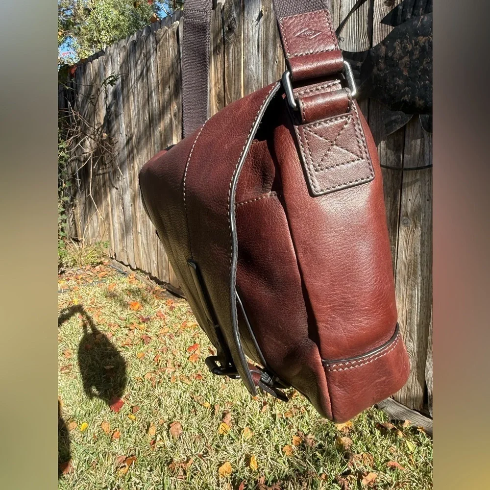 ▶️ Fossil ◀️ Brown Leather Messenger Computer Bag